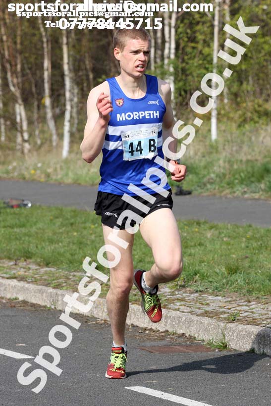 Senior mens 2019 Elswick Harirers Good Friday Road Relay, Newburn, Newcastle. Photo:  David T. Hewitson/Sports for All Pics